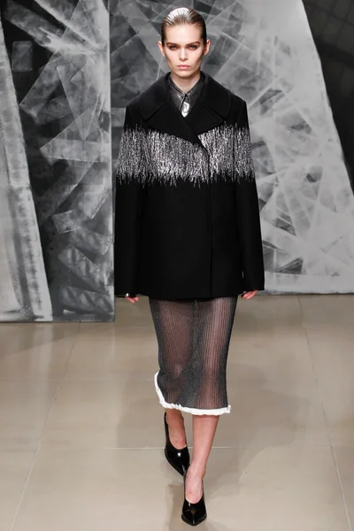 Look 24